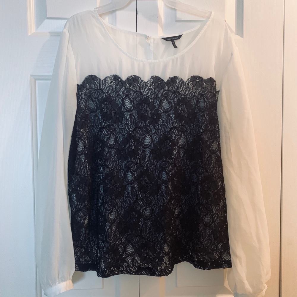 GUC Daisy Fuentes sheer lace top